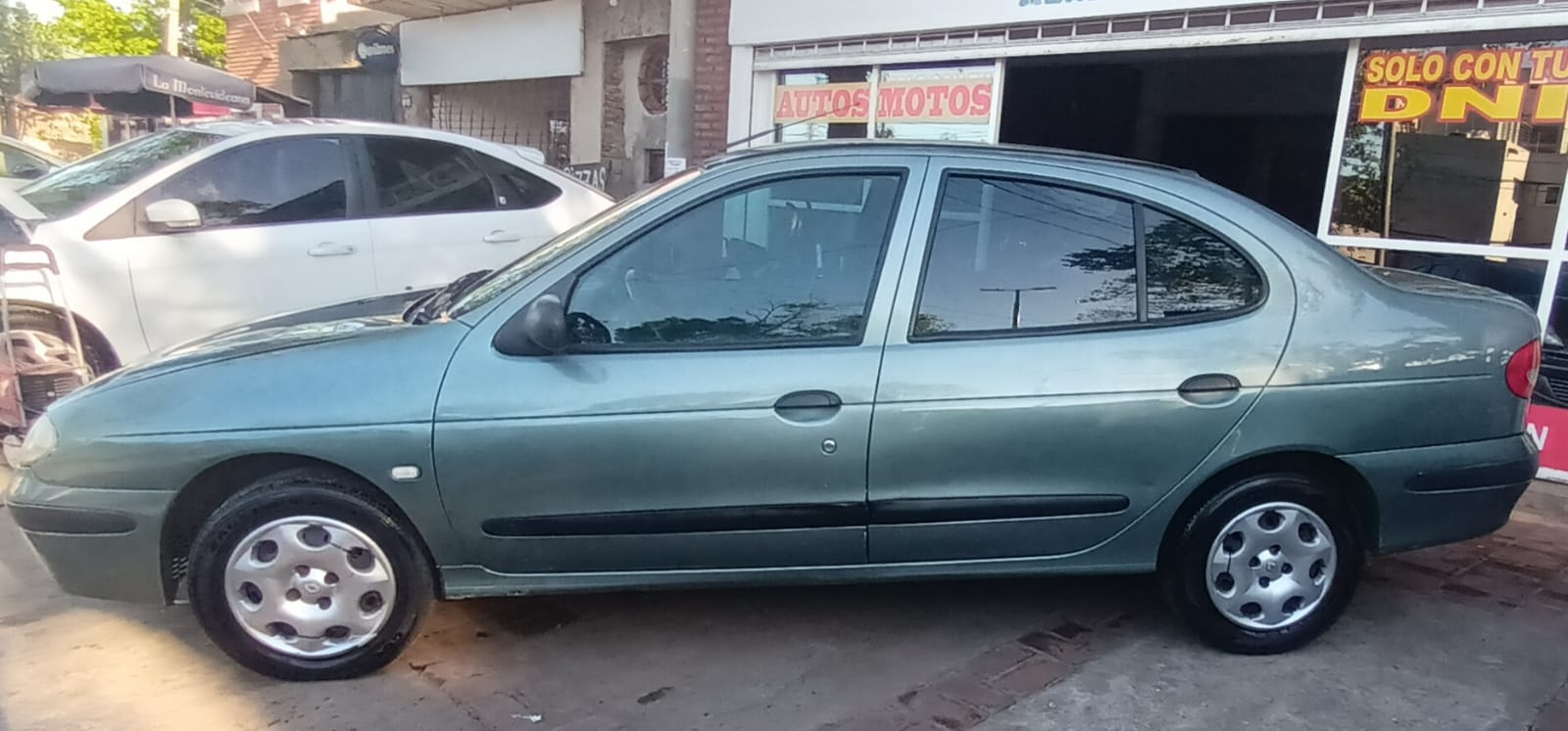 RENAULT MEGANE TRICUERPO 